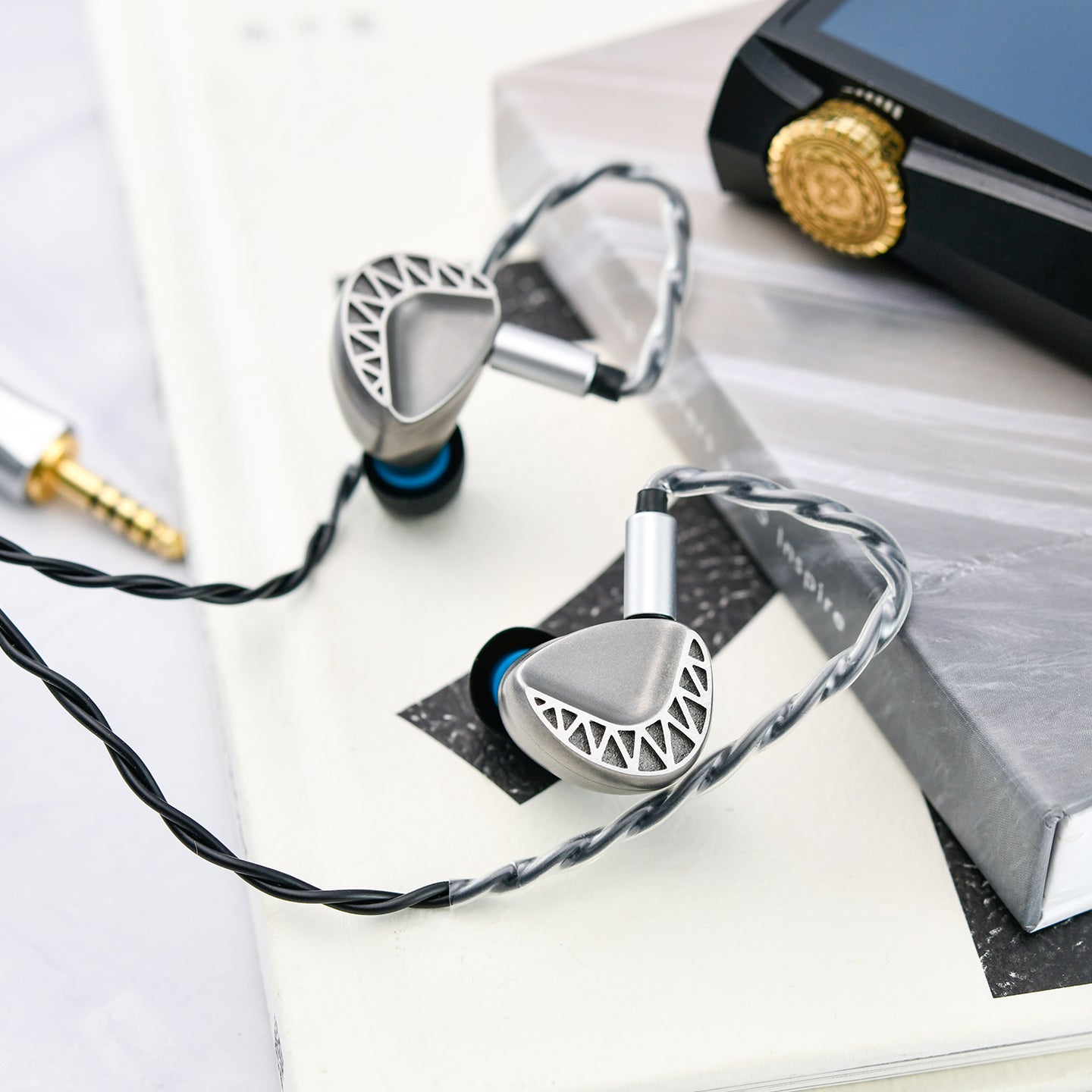 Unique Melody MAVEN 【UNM-6905】 Unique Melody Maven Pro Review - Headfonia